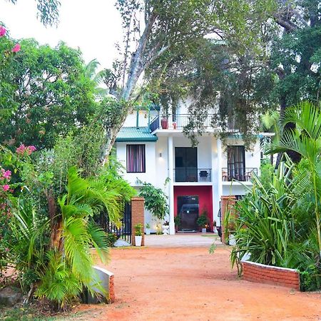 Hotel Moonstone Anuradhapura Exterior photo