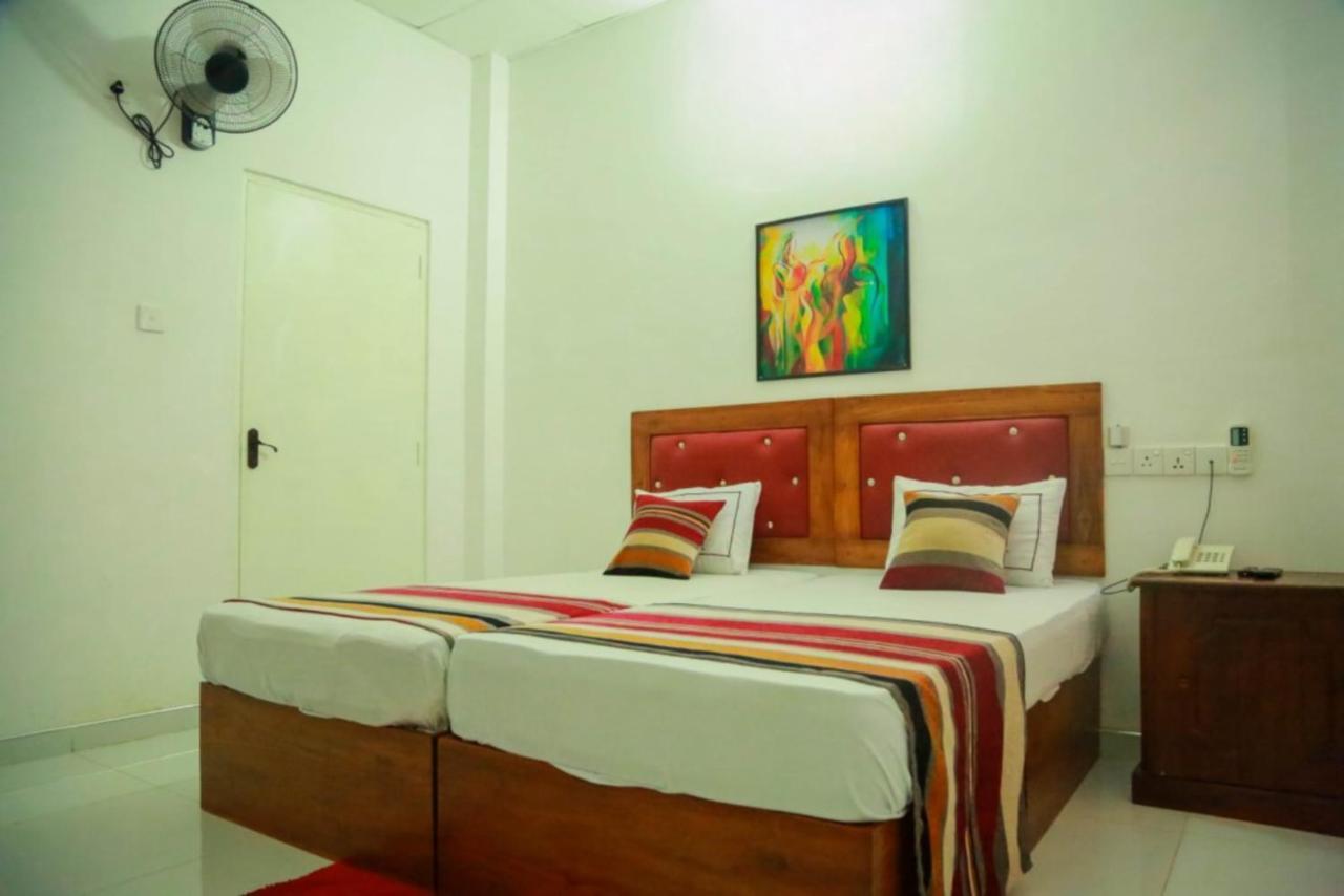 Hotel Moonstone Anuradhapura Exterior photo