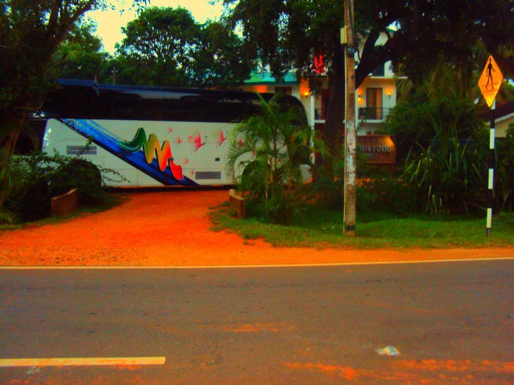 Hotel Moonstone Anuradhapura Exterior photo