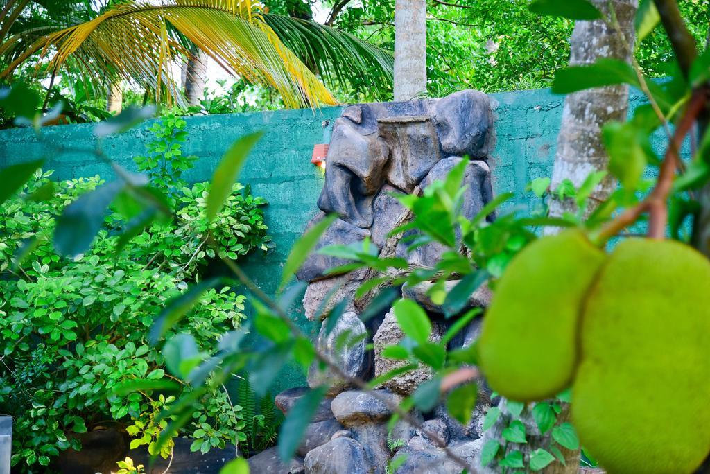 Hotel Moonstone Anuradhapura Exterior photo