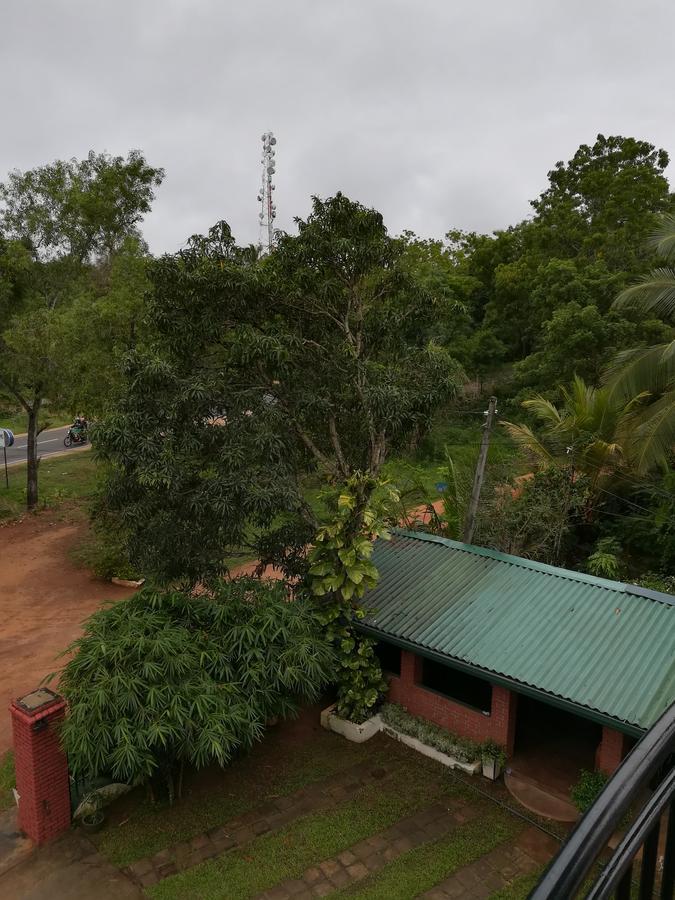 Hotel Moonstone Anuradhapura Exterior photo