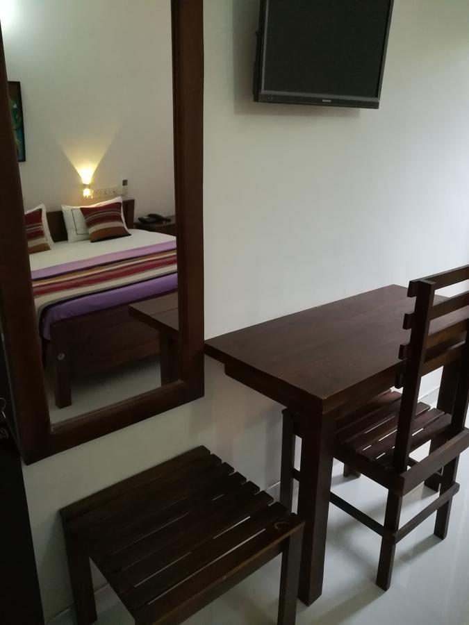 Hotel Moonstone Anuradhapura Exterior photo