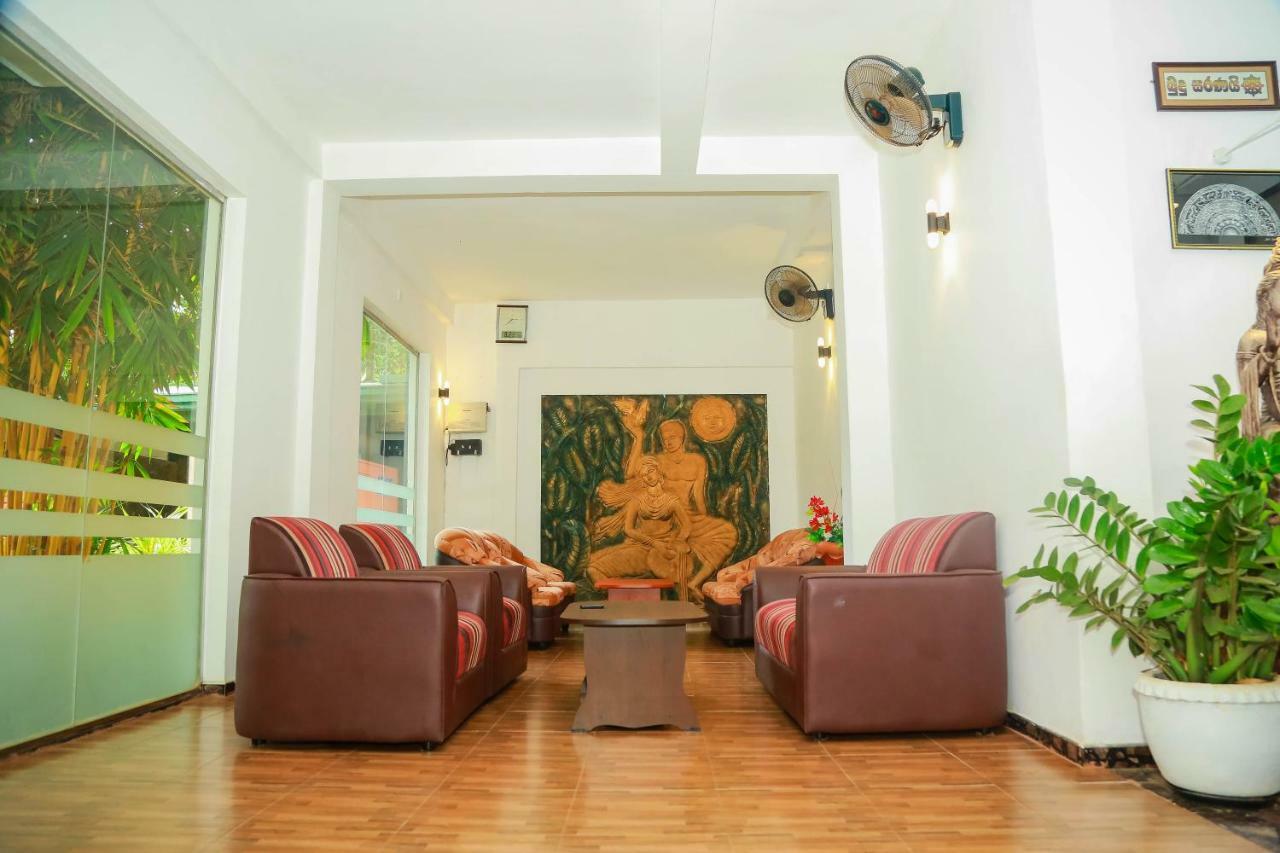 Hotel Moonstone Anuradhapura Exterior photo