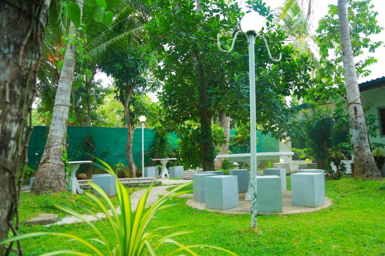 Hotel Moonstone Anuradhapura Exterior photo